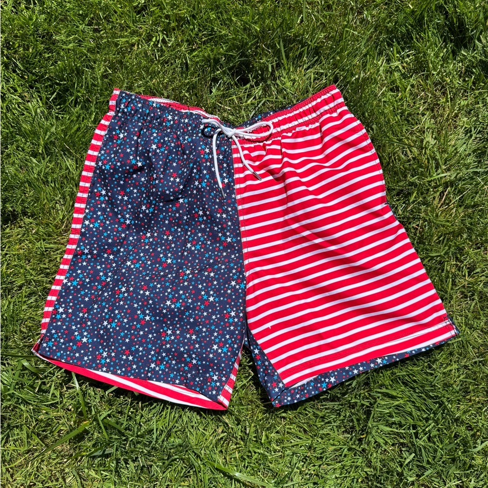 Men’s Vintage Land’s End 7” Inseam Size L Swim Trunks Red White Blue 4th of July